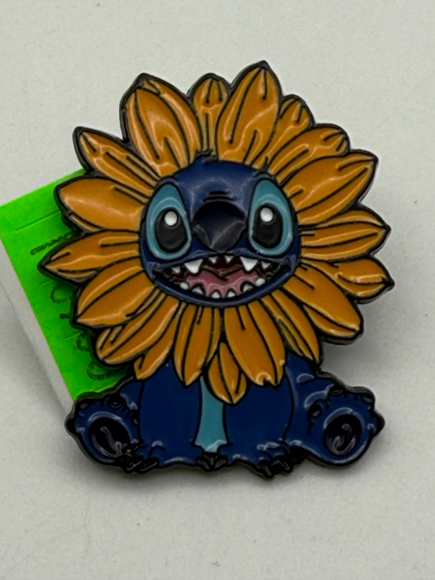 Enamel Pins - Disney - Stitch - Flower #106765