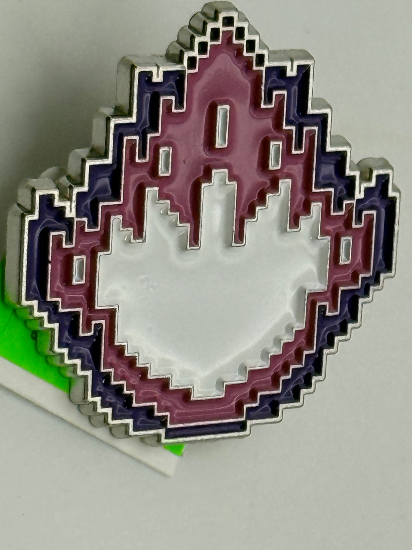 Enamel Pin - 8-Bit - Street Fighter - Purple Energy Burst #106532