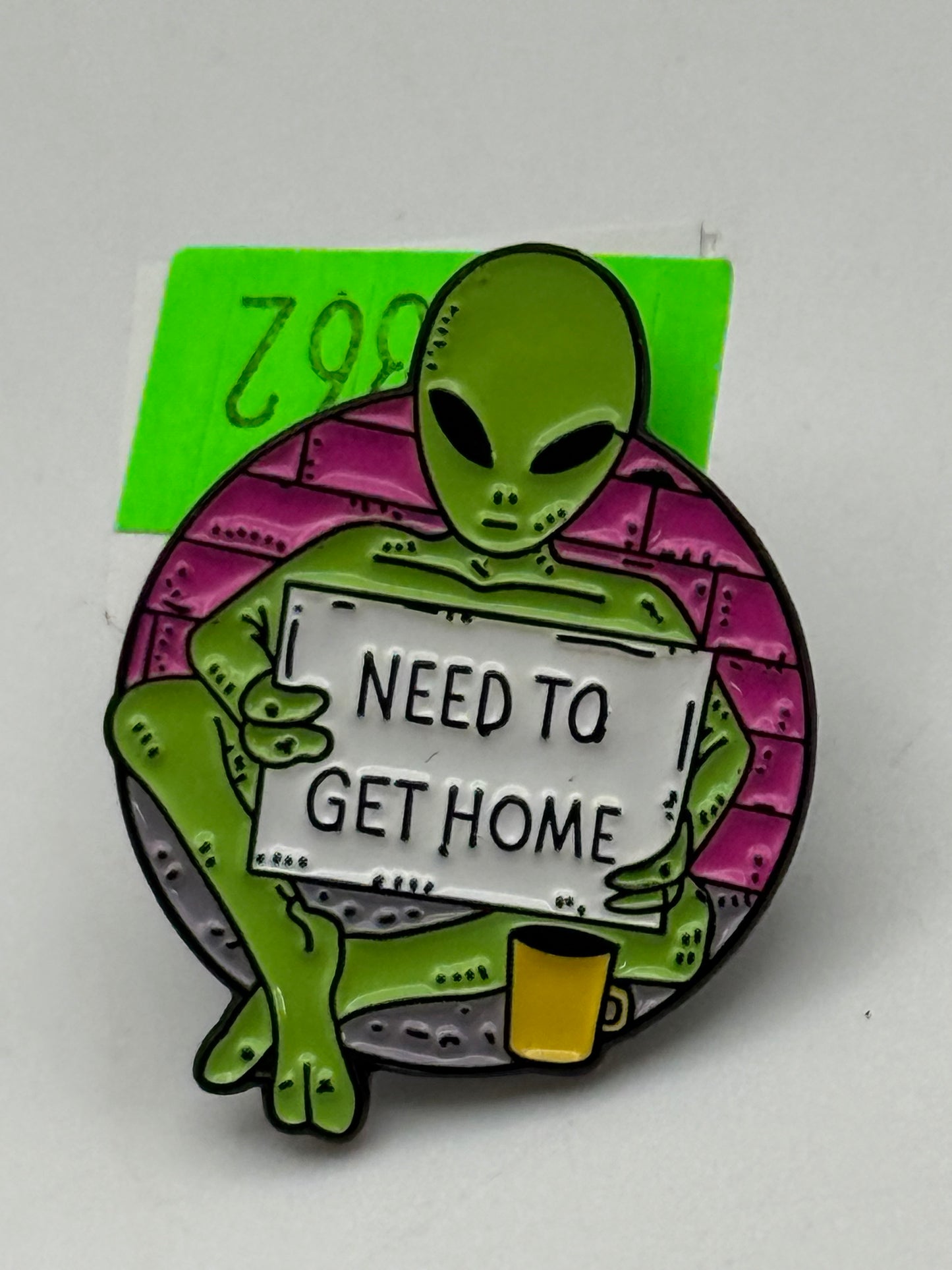 Enamel Pin - Horror - Aliens - Need To Go Home #106362