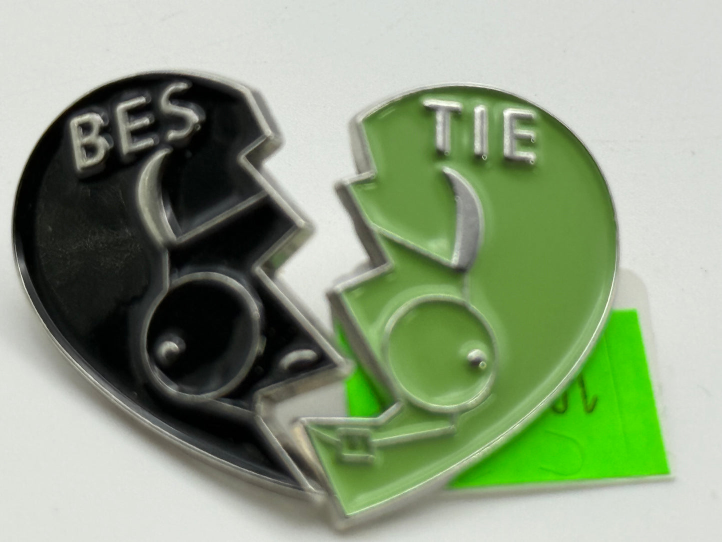 Enamel Pin - Cartoons - Invader Zim - Bestie Heart #106320