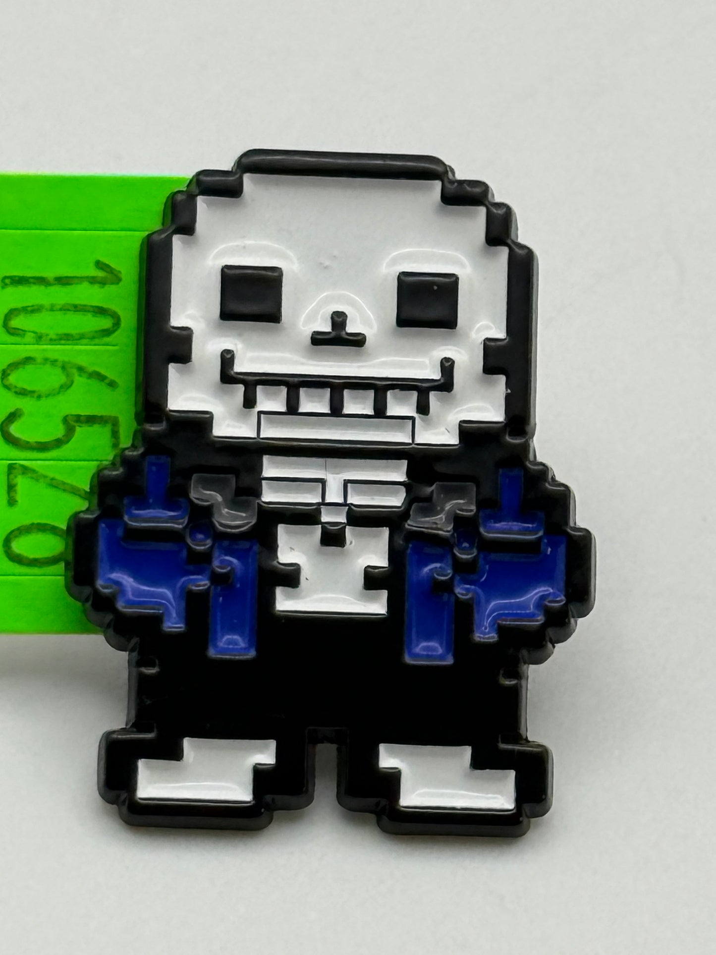 Enamel Pin - 8-Bit - Undertale - Sans #106528