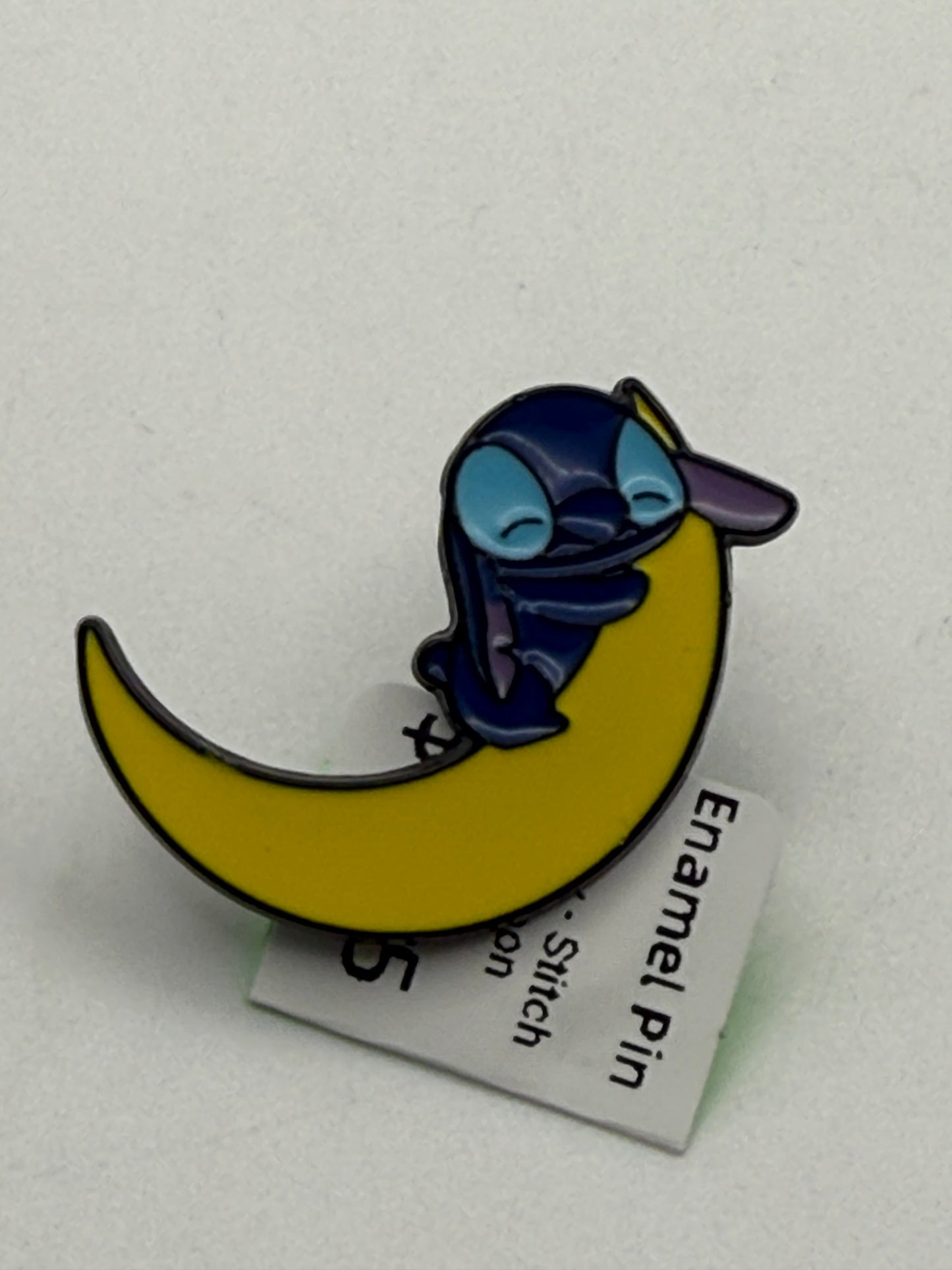 Enamel Pins - Disney - Stitch on Moon #106741