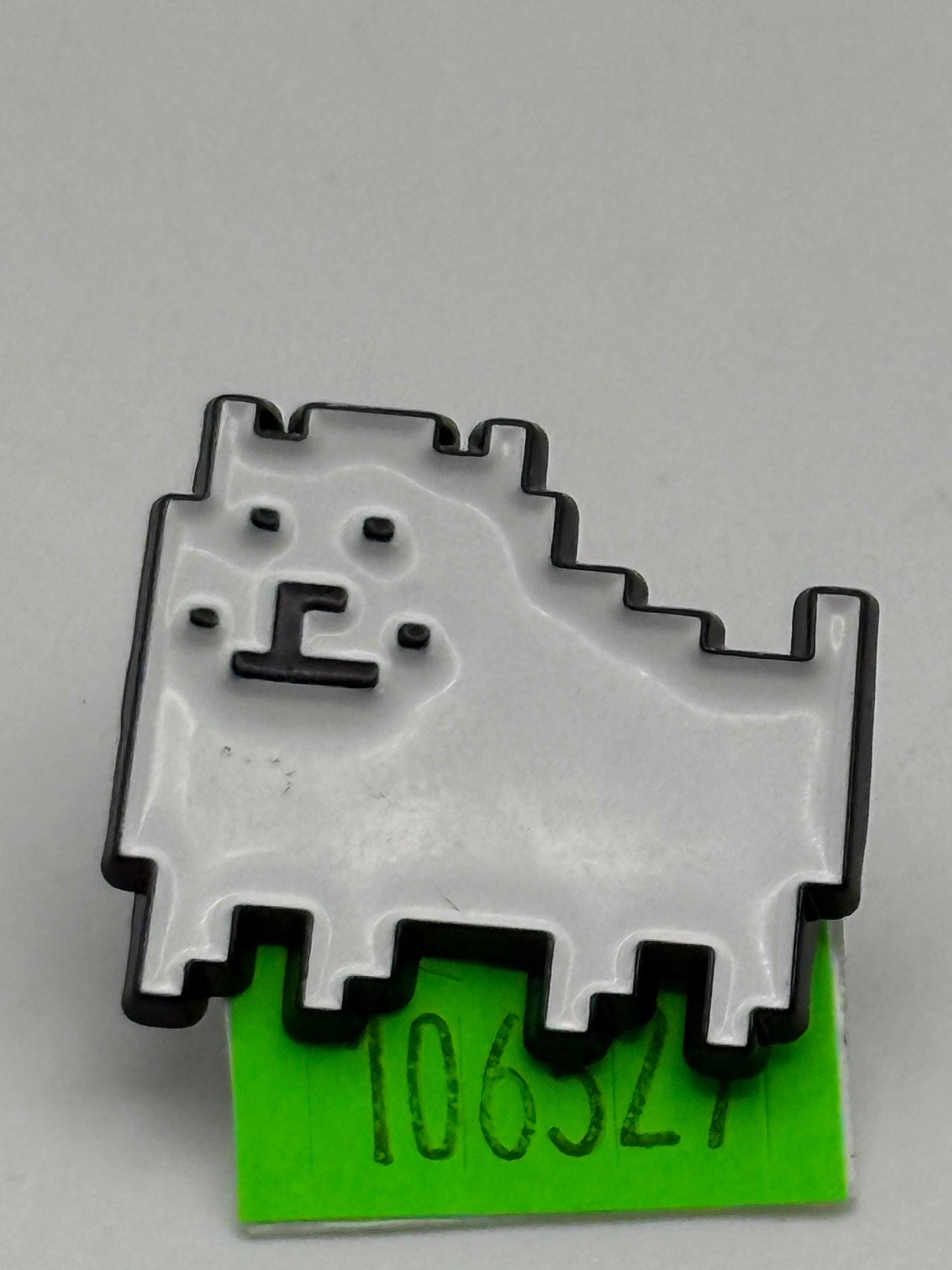 Enamel Pin - 8-Bit - Undertale - Annoying Dog #106527
