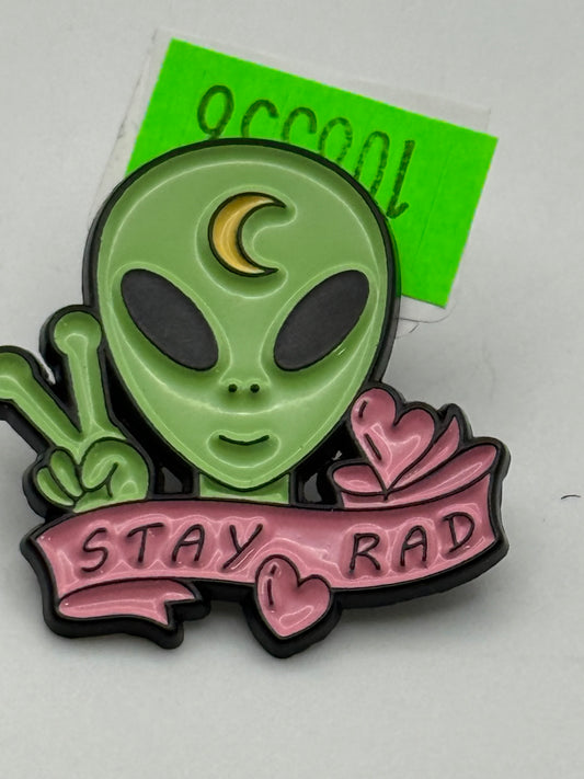 Enamel Pin - Horror - Aliens - Stay Rad #106356