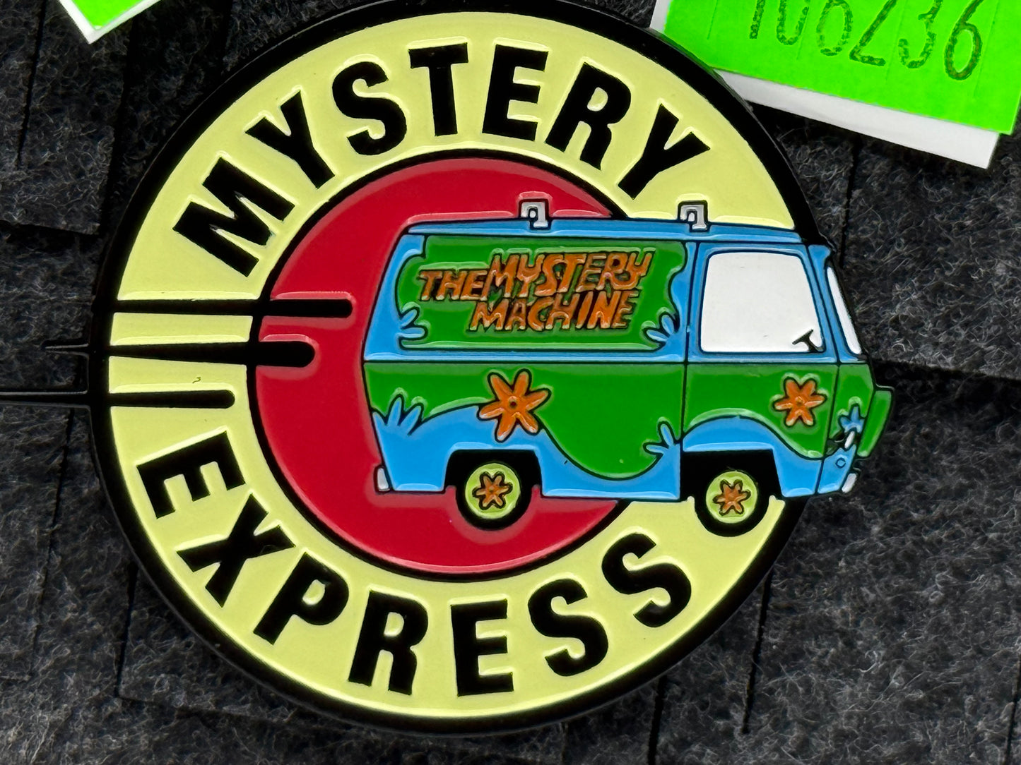 Enamel Pin - Retro Cars - Mystery Express #106239
